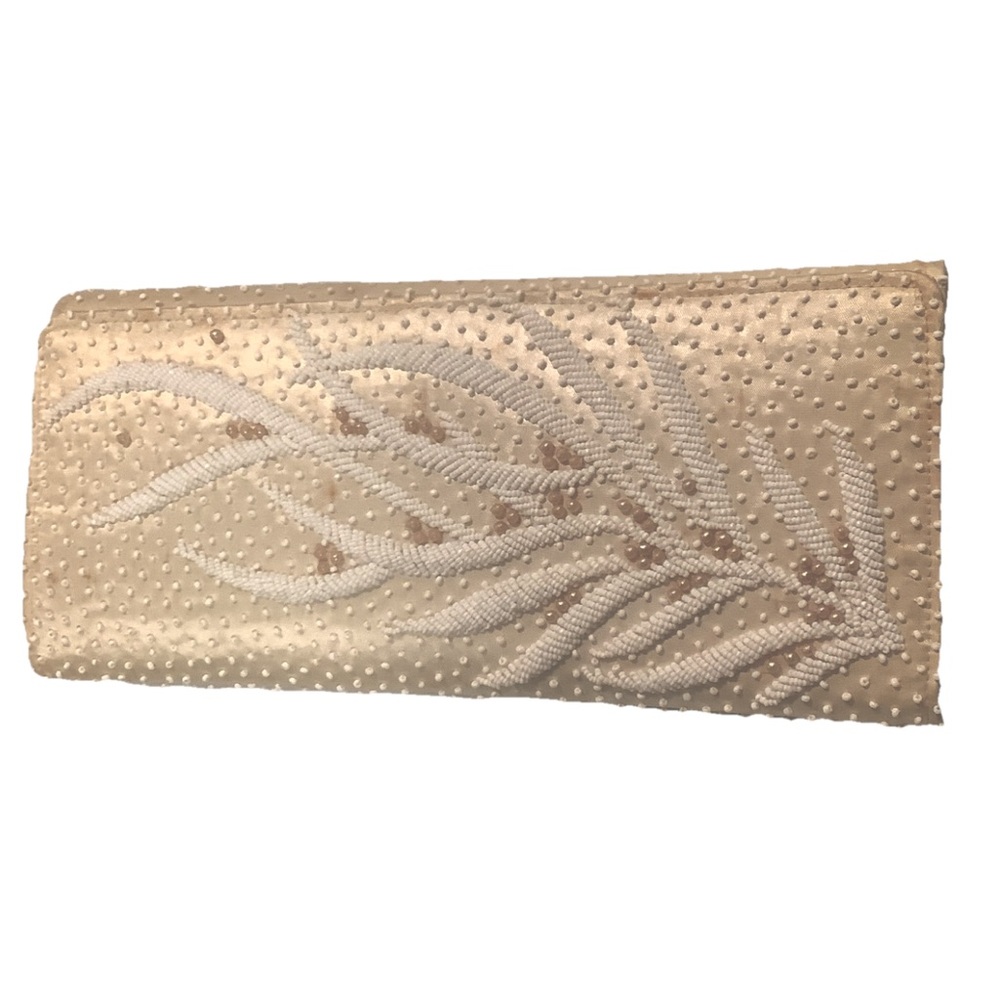 PROM Vintage Bonnie’s Made in Hong Kong Handmade Beaded Ivory Clutch Purse